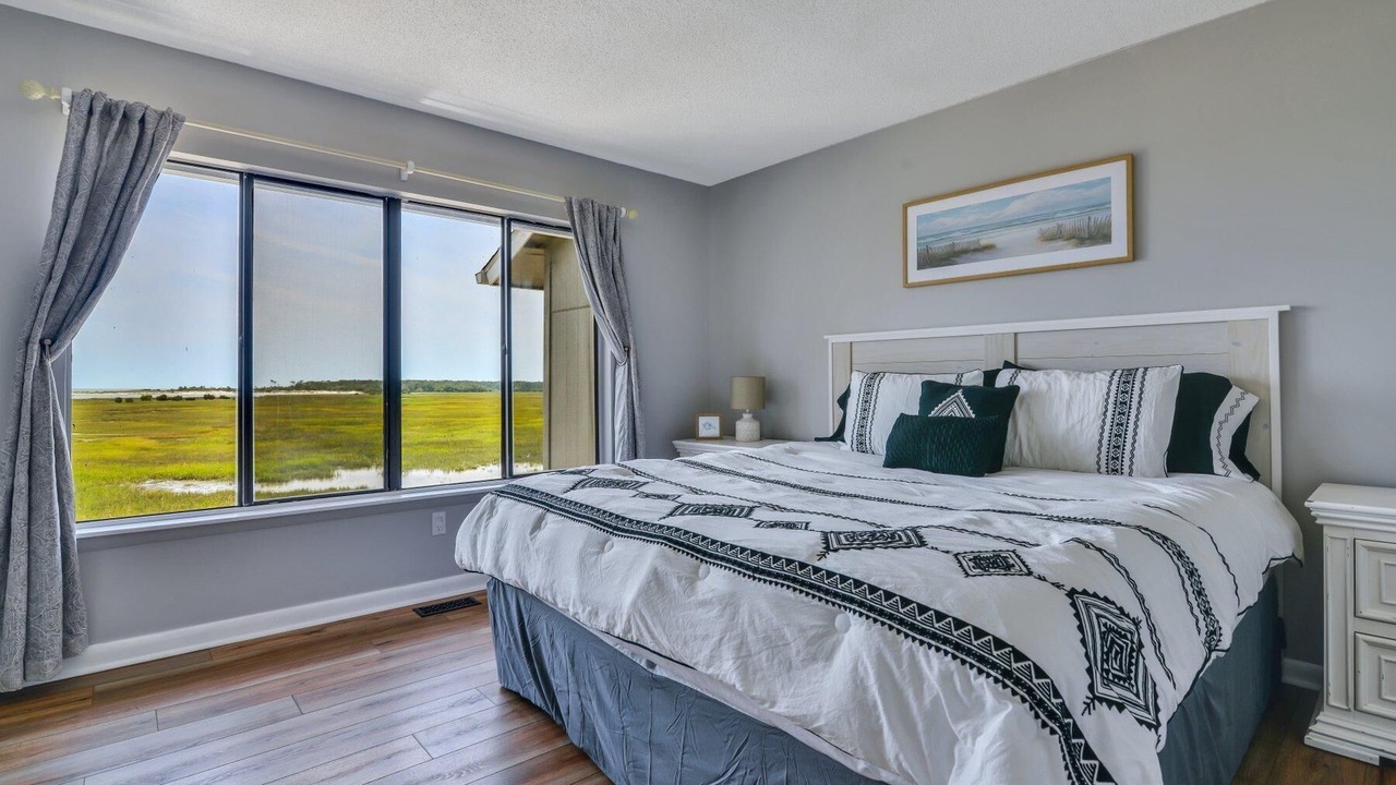 Photo of Bedroom in Oceanmarsh Subdivision