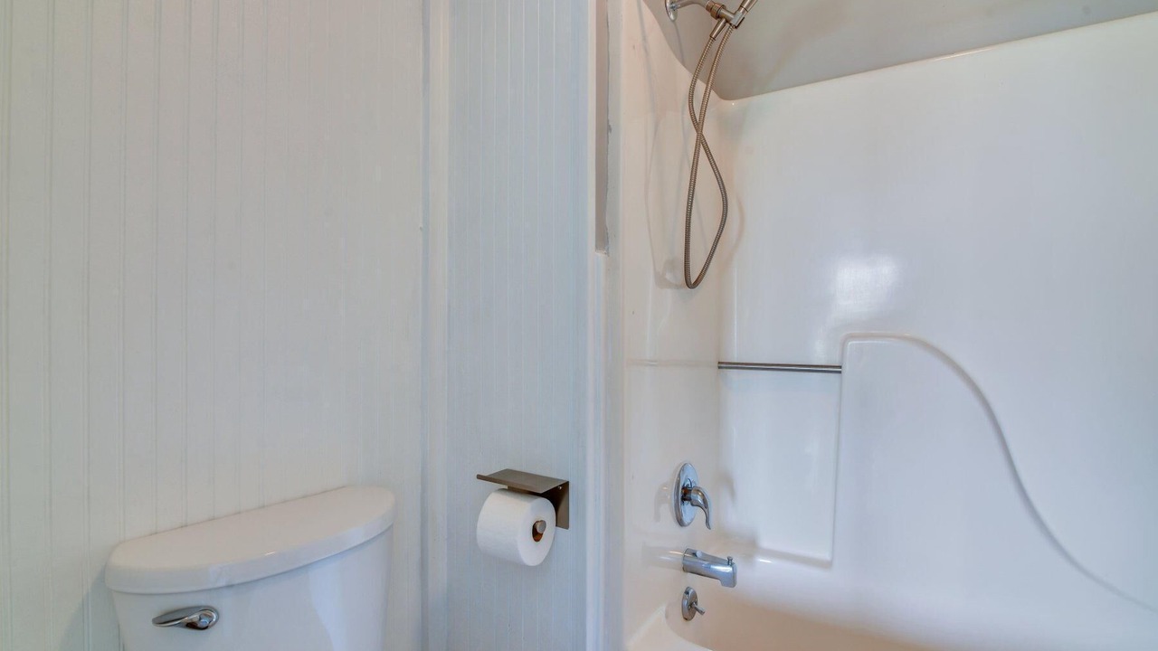 Photo of Bathroom in Oceanmarsh Subdivision