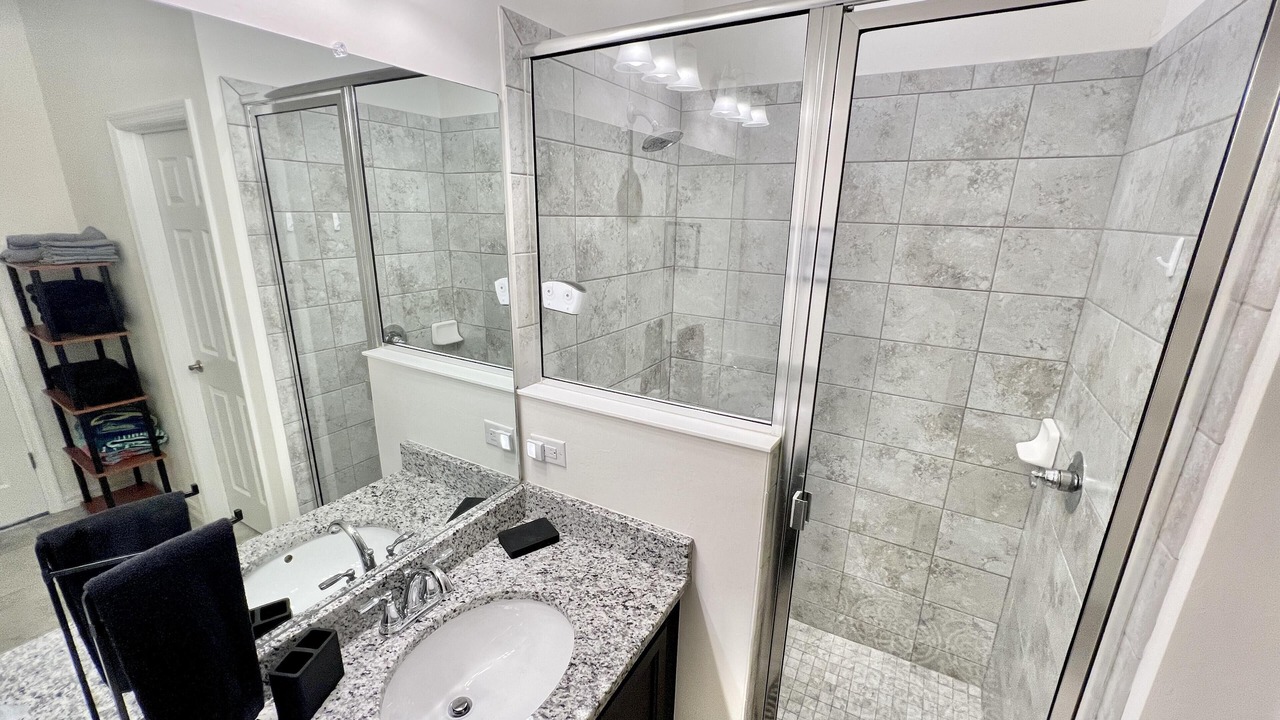 Photo of Bathroom in Trafalgar