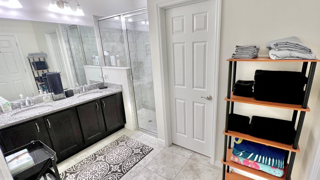 Photo of Bathroom in Trafalgar