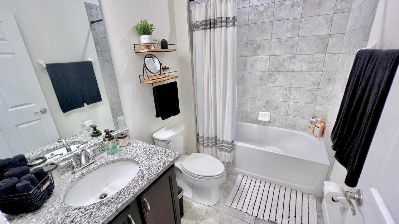 Photo of Bathroom in Trafalgar