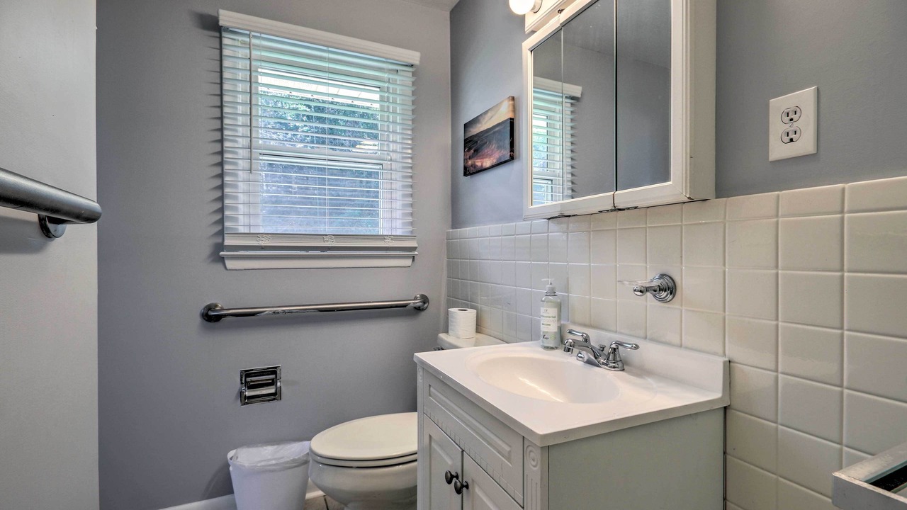 Photo of Bathroom in National Hills
