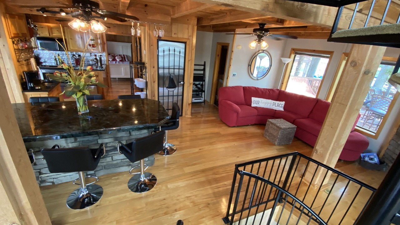 Photo of Livingroom in Six Mile