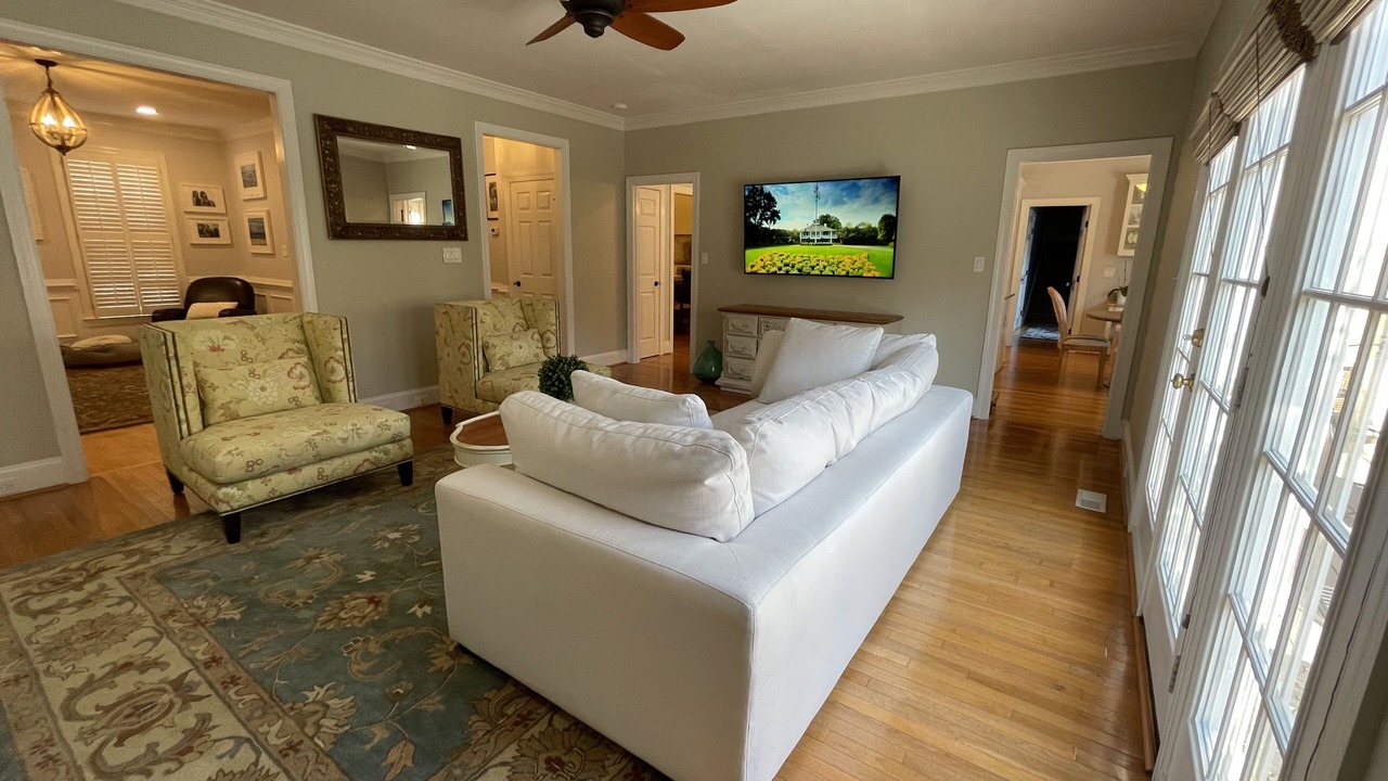 Photo of Livingroom in Evans