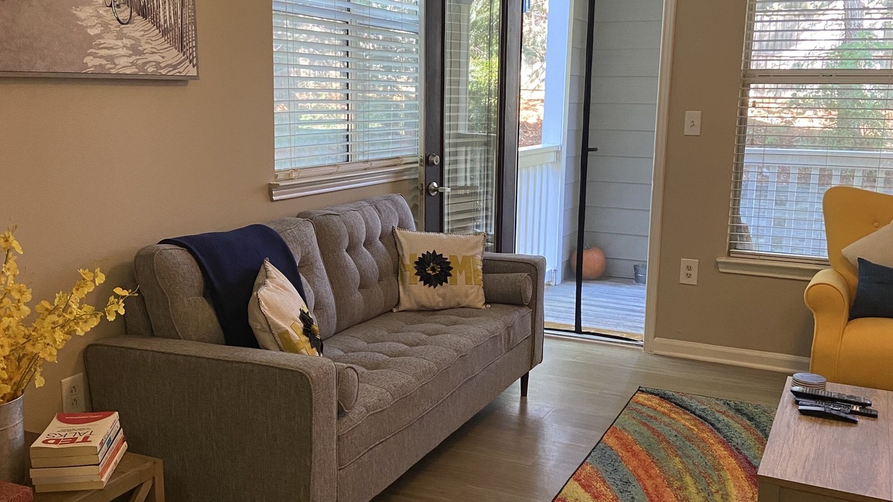 Photo of Livingroom in Northwest Raleigh