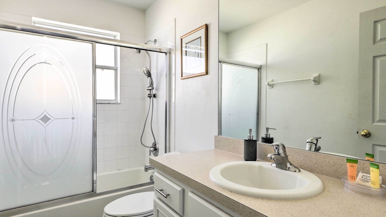 Photo of Bathroom in Seasons