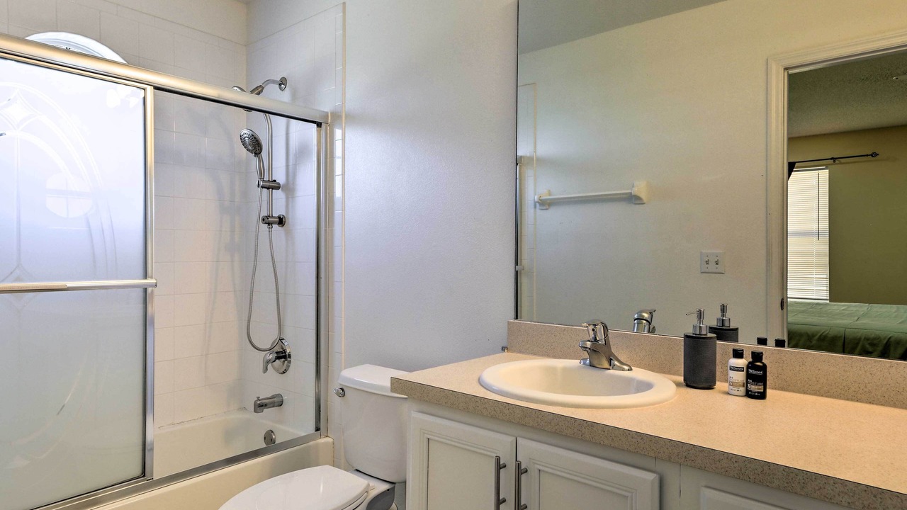Photo of Bathroom in Seasons