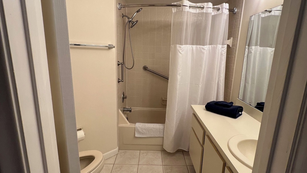 Photo of Bathroom in Ventura