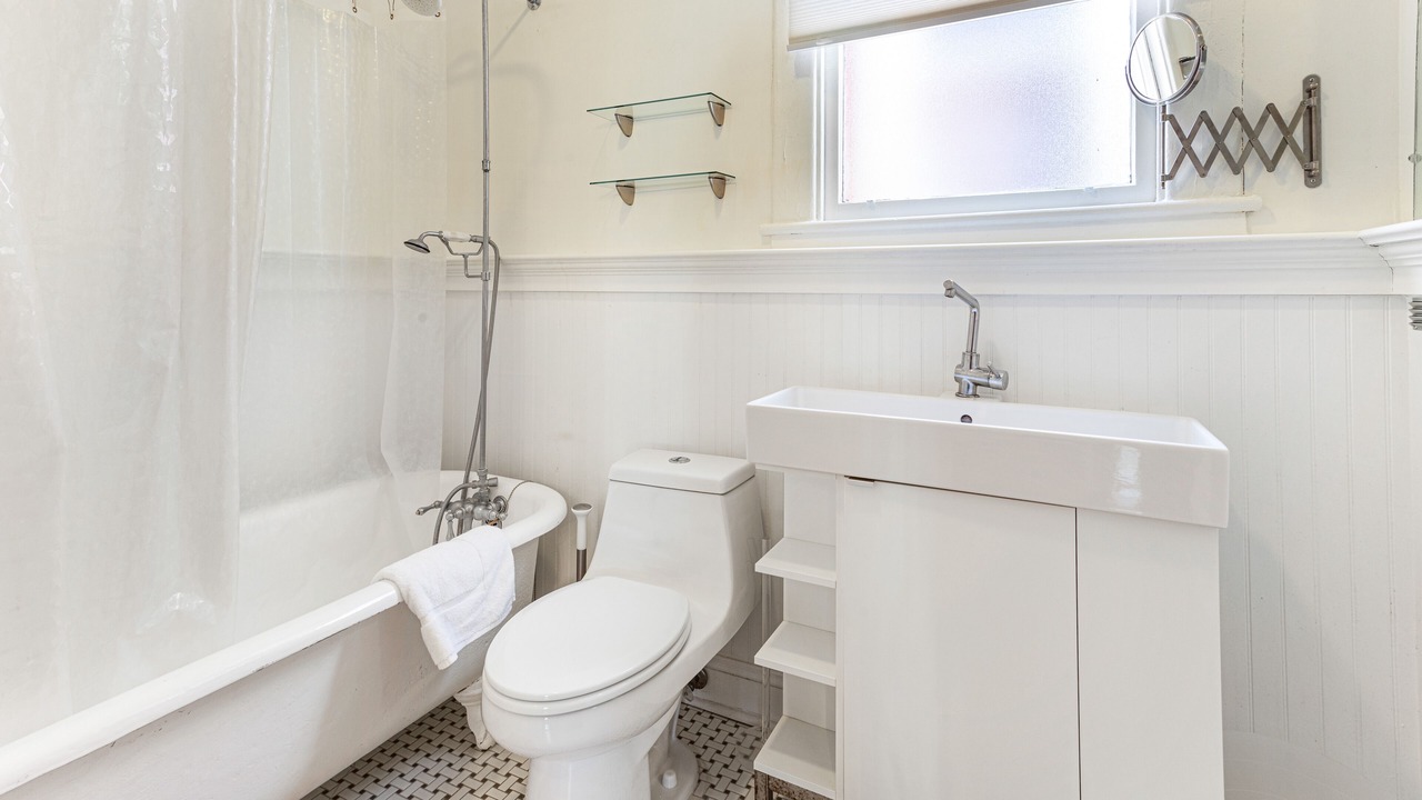 Photo of Bathroom in Savannah Victorian District