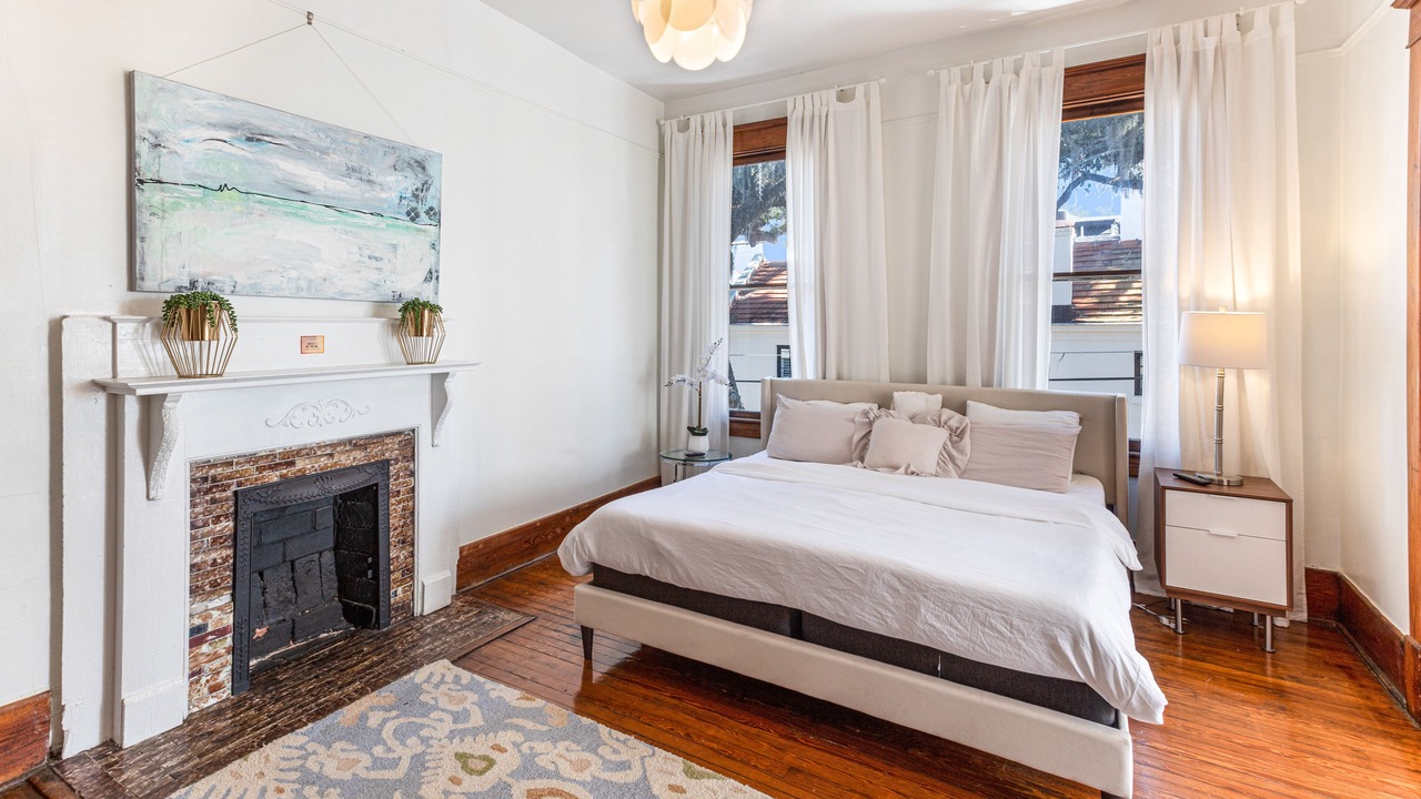 Photo of Bedroom in Savannah Victorian District