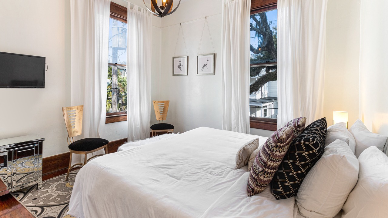 Photo of Bedroom in Savannah Victorian District