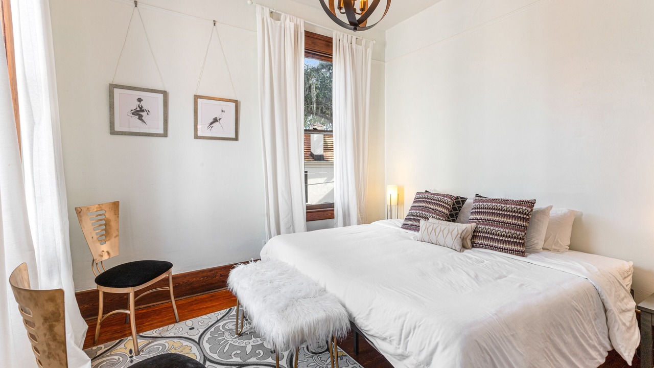Photo of Bedroom in Savannah Victorian District