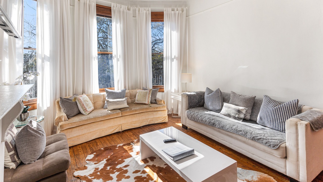 Photo of Livingroom in Savannah Victorian District