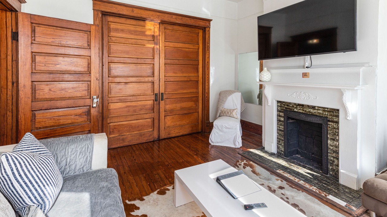 Photo of Livingroom in Savannah Victorian District