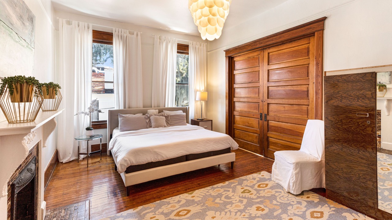 Photo of Bedroom in Savannah Victorian District