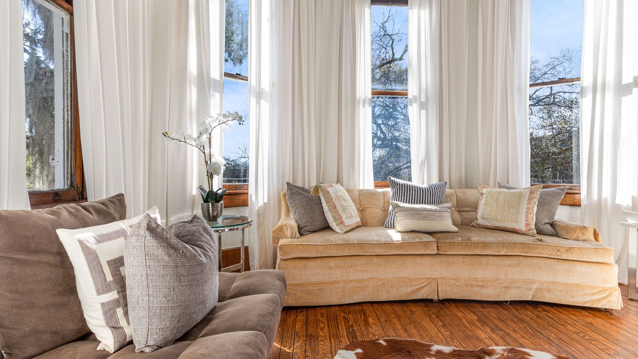 Photo of Livingroom in Savannah Victorian District