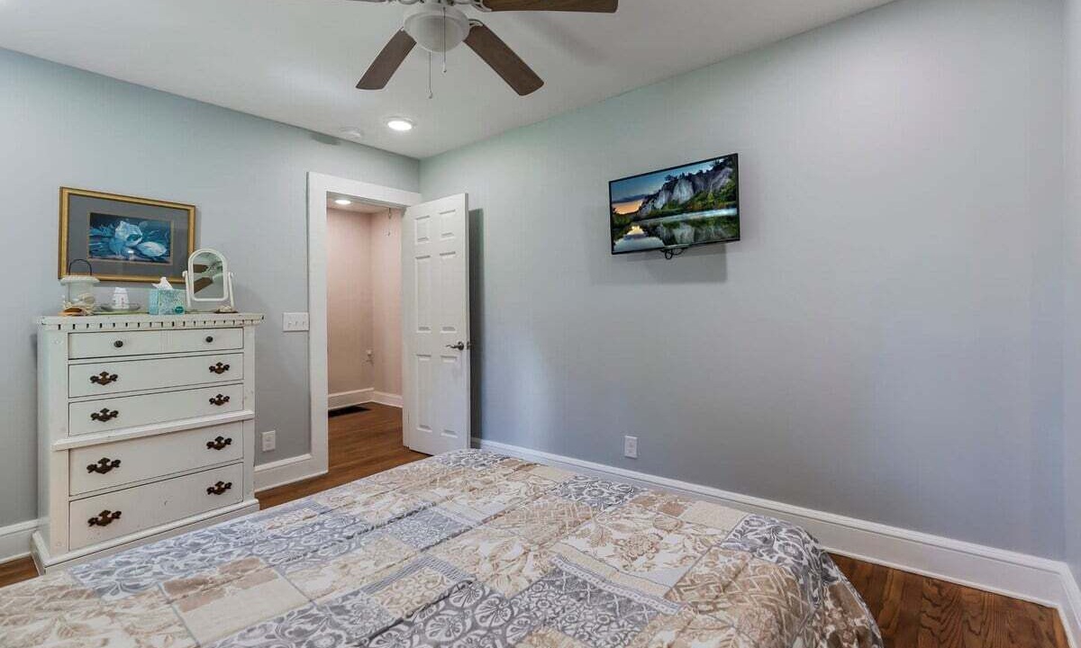 Photo of Bedroom in Salem