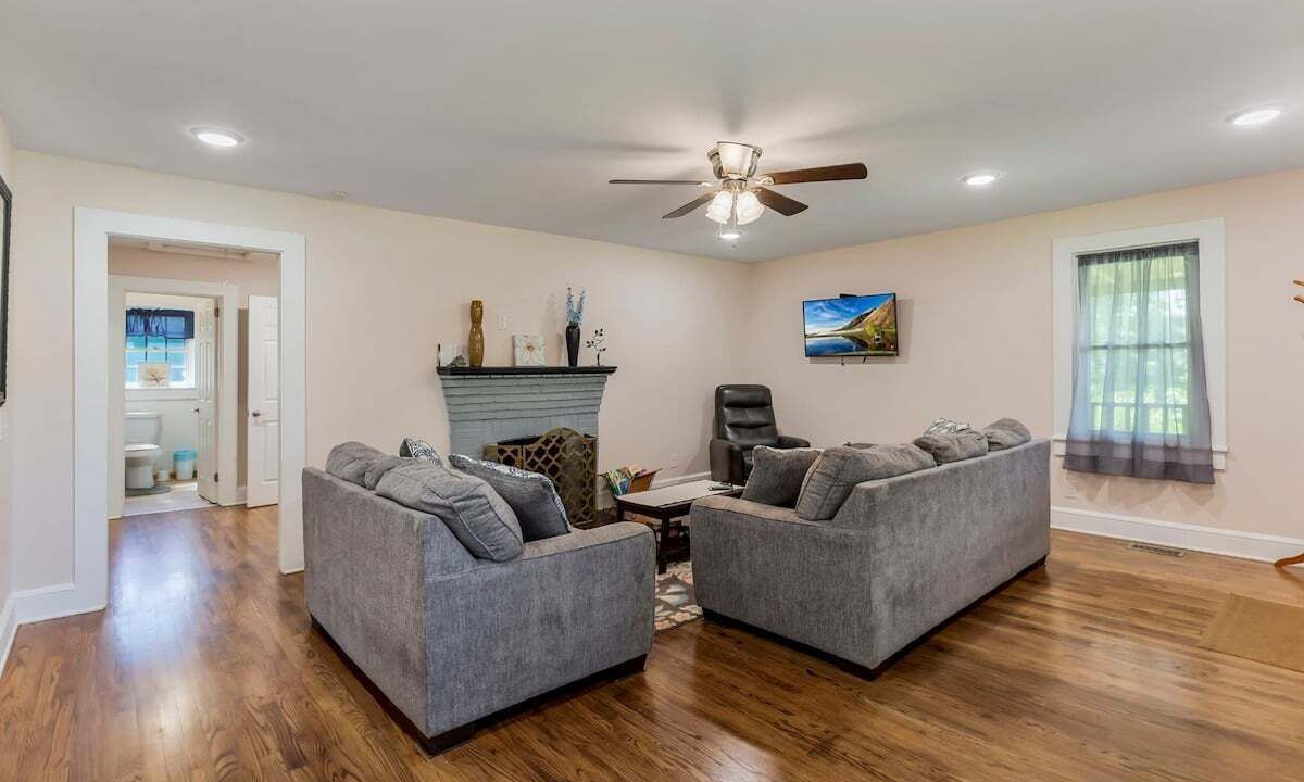Photo of Livingroom in Salem