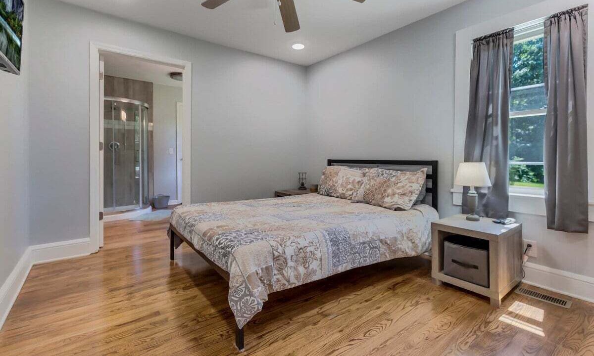 Photo of Bedroom in Salem
