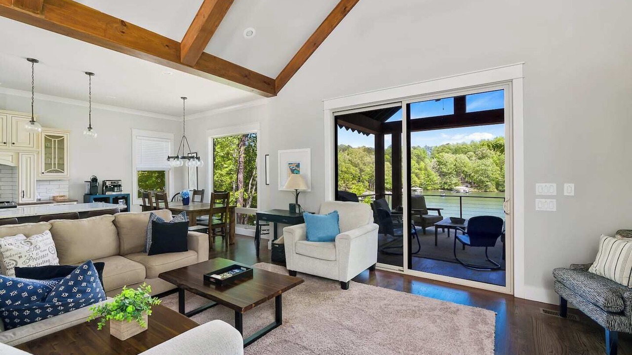 Photo of Livingroom in West Union