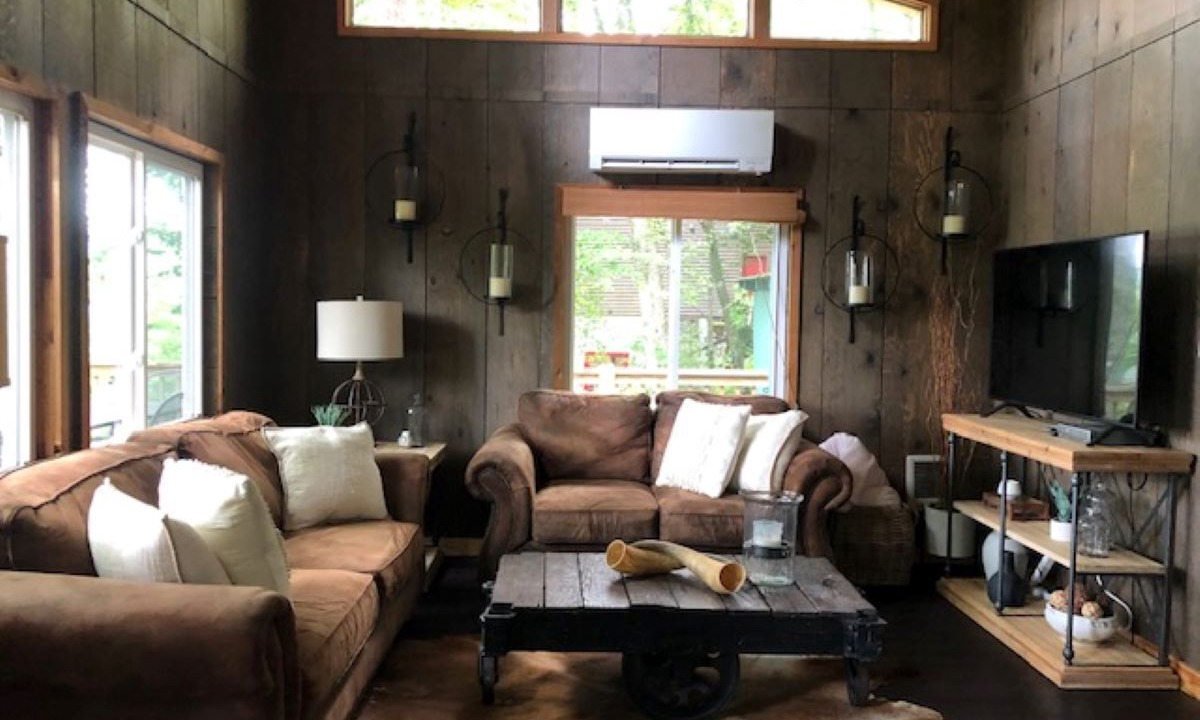Photo of Livingroom in Cullowhee