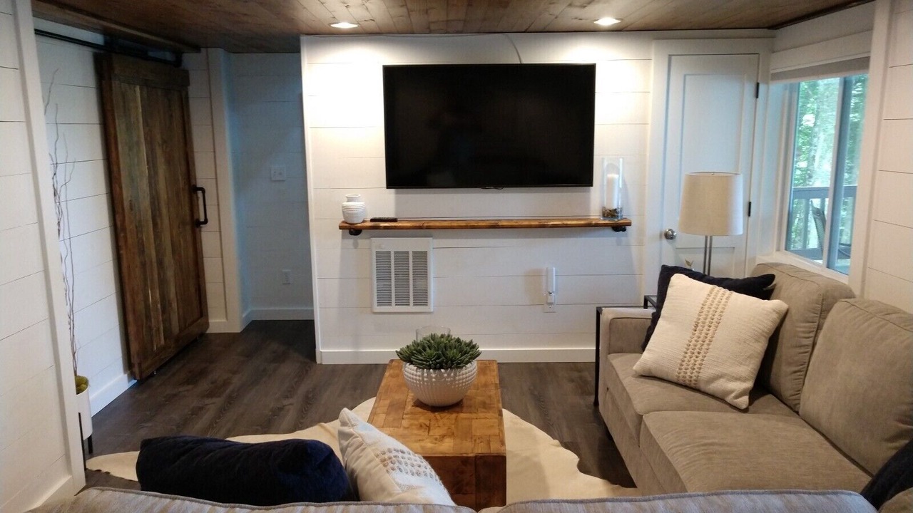Photo of Livingroom in Cullowhee