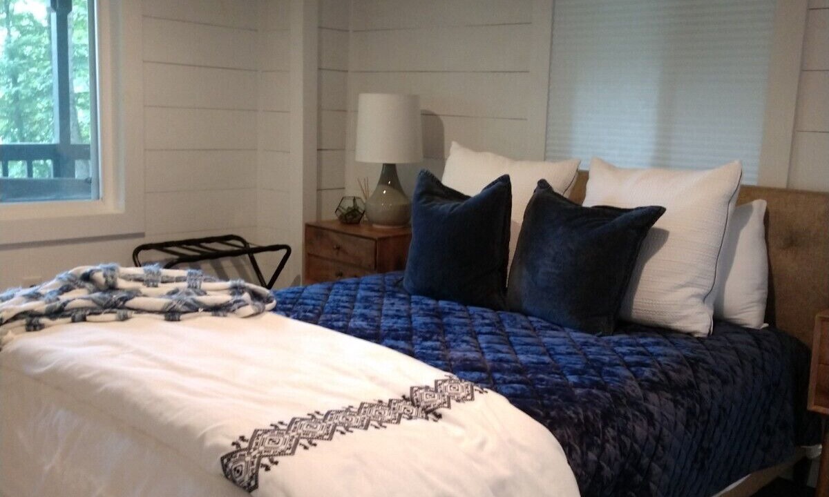 Photo of Bedroom in Cullowhee