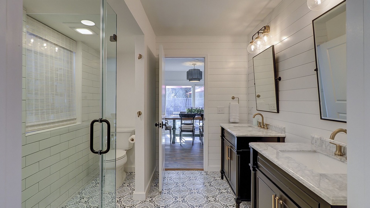 Photo of Bathroom in Lawton Woods