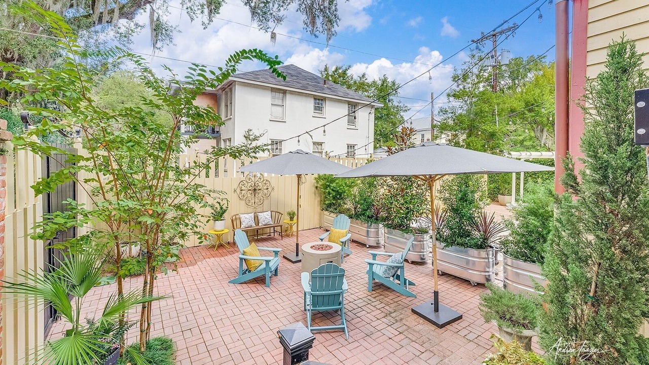 Photo of Patio Balcony in Metropolitan