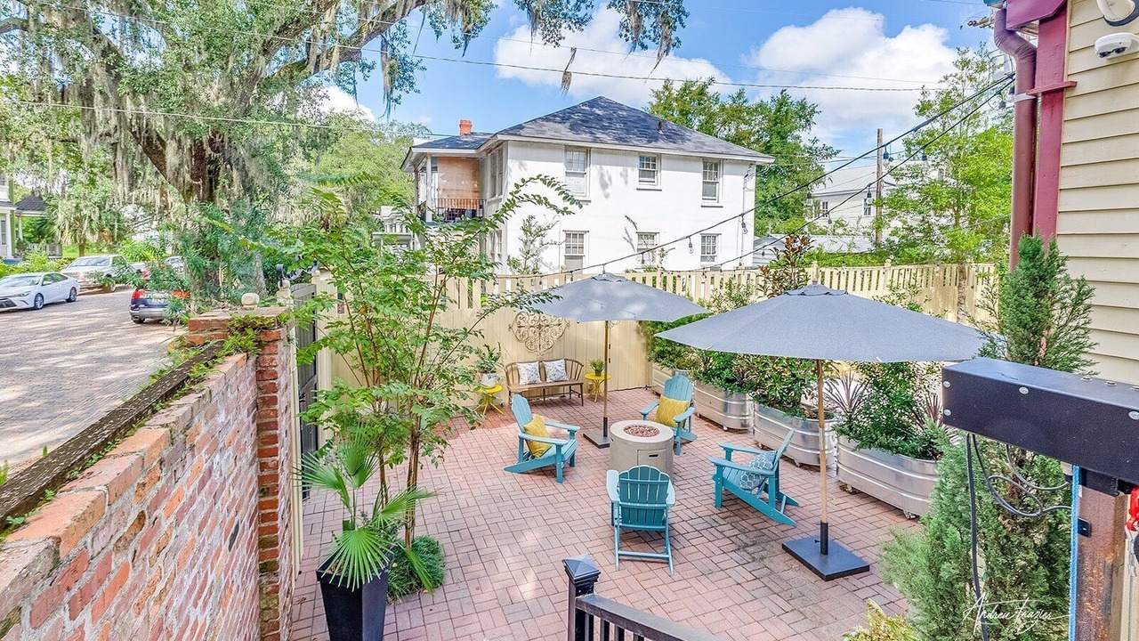 Photo of Patio Balcony in Metropolitan
