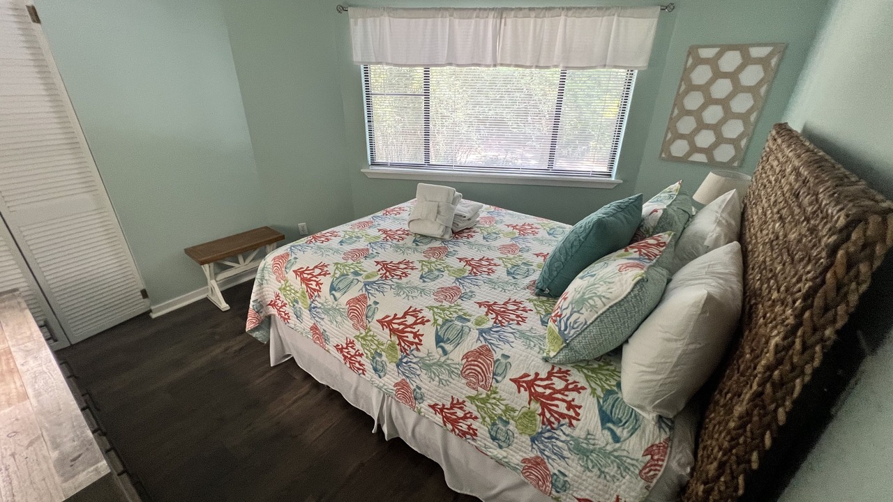 Photo of Bedroom in Night Heron