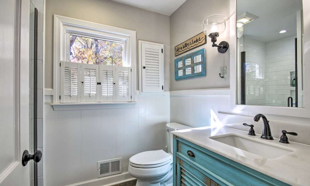 Photo of Bathroom in Northlake