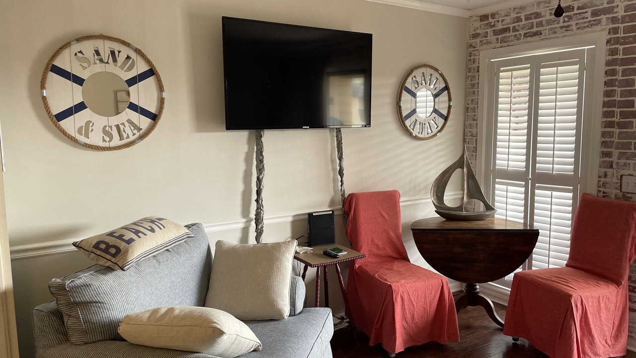 Photo of Livingroom in Folly Field