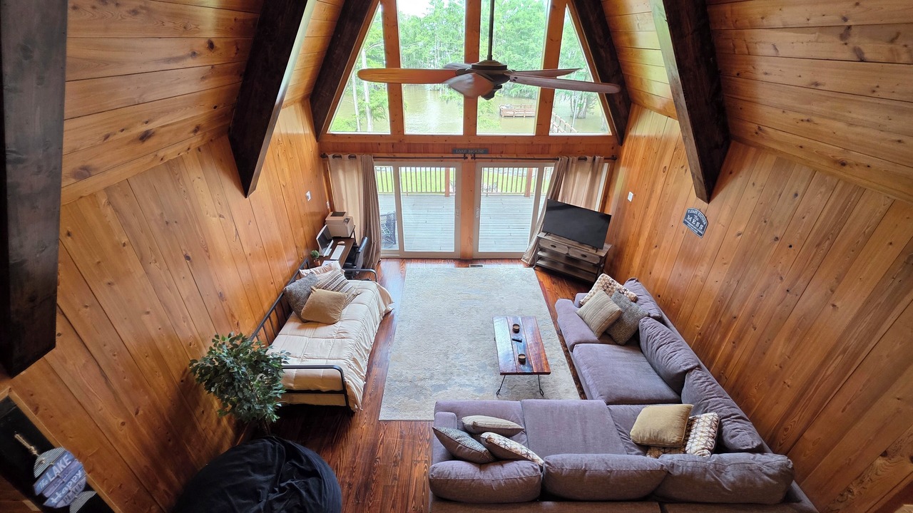 Photo of Bedroom in Calhoun County