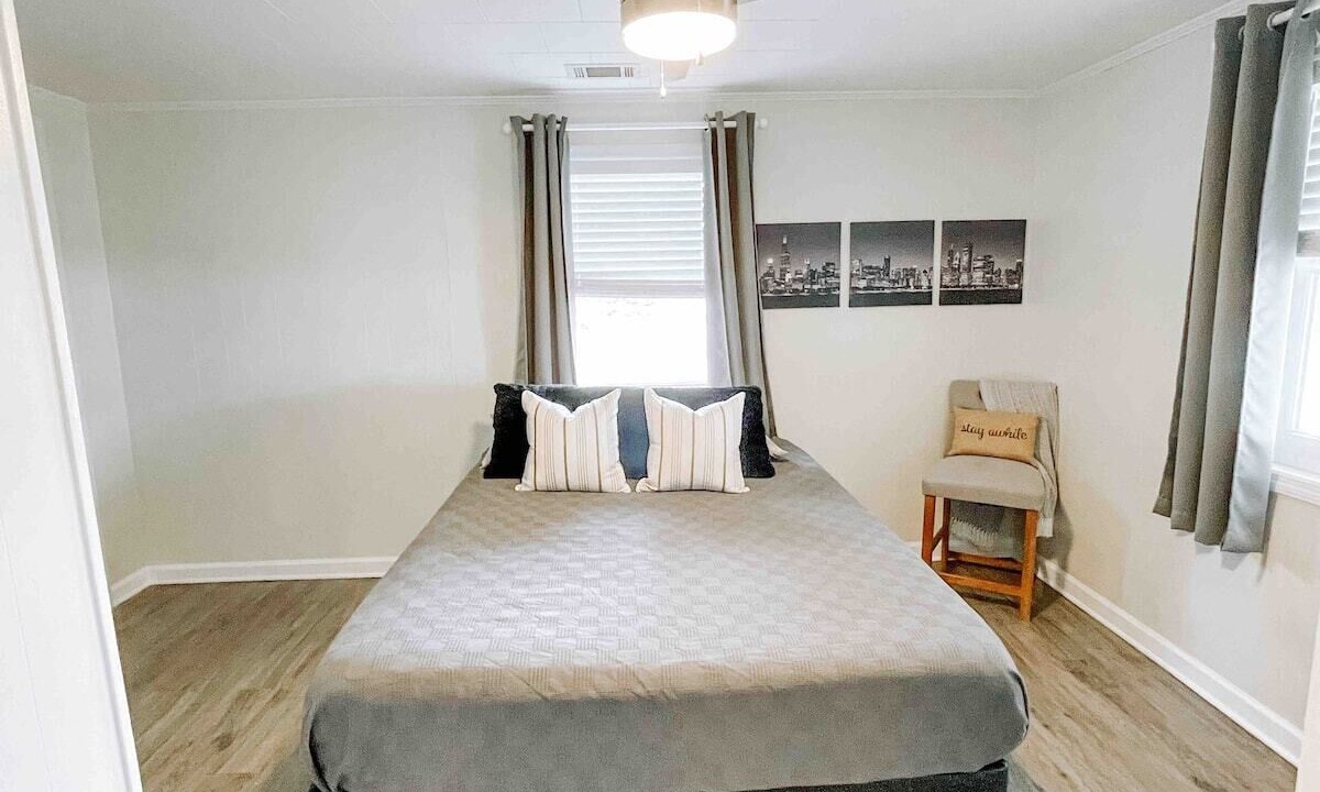 Photo of Bedroom in Greenwood