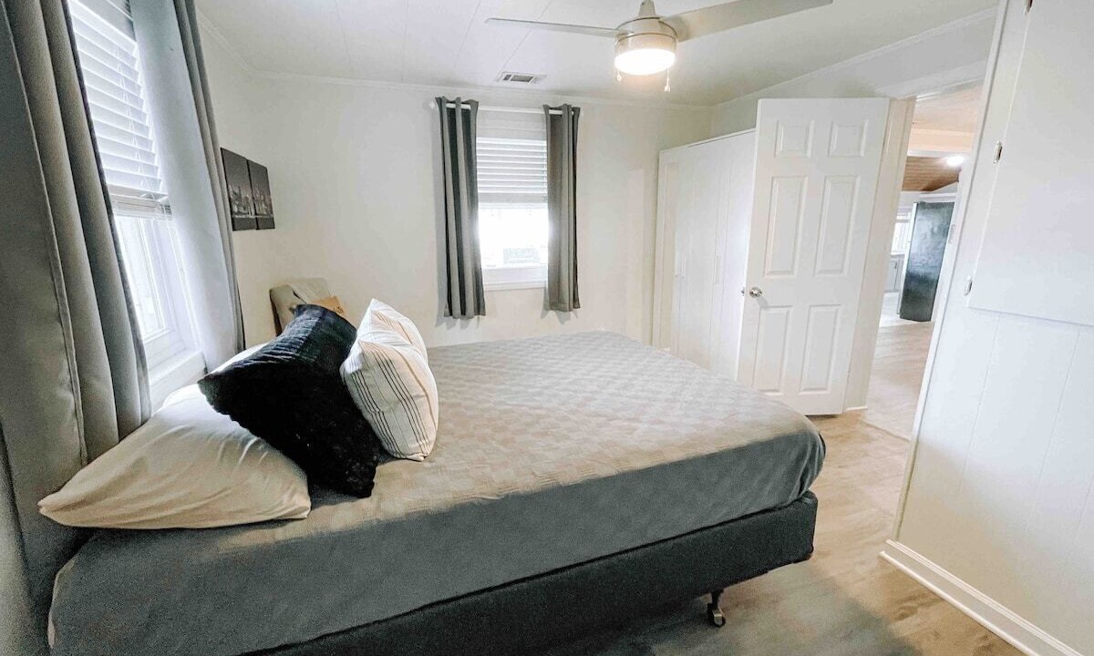 Photo of Bedroom in Greenwood