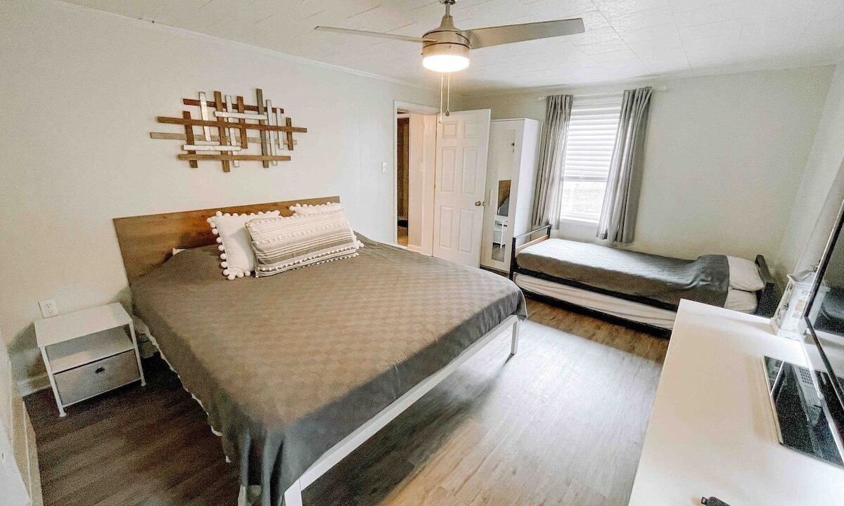 Photo of Bedroom in Greenwood