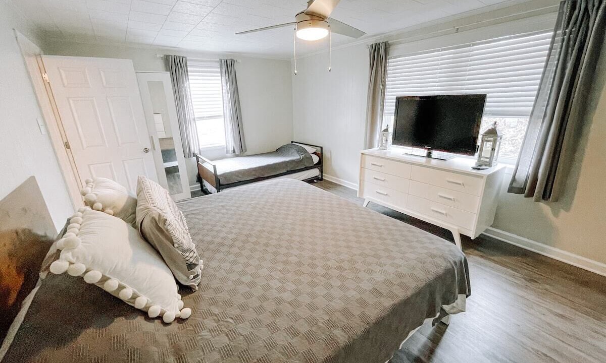 Photo of Bedroom in Greenwood