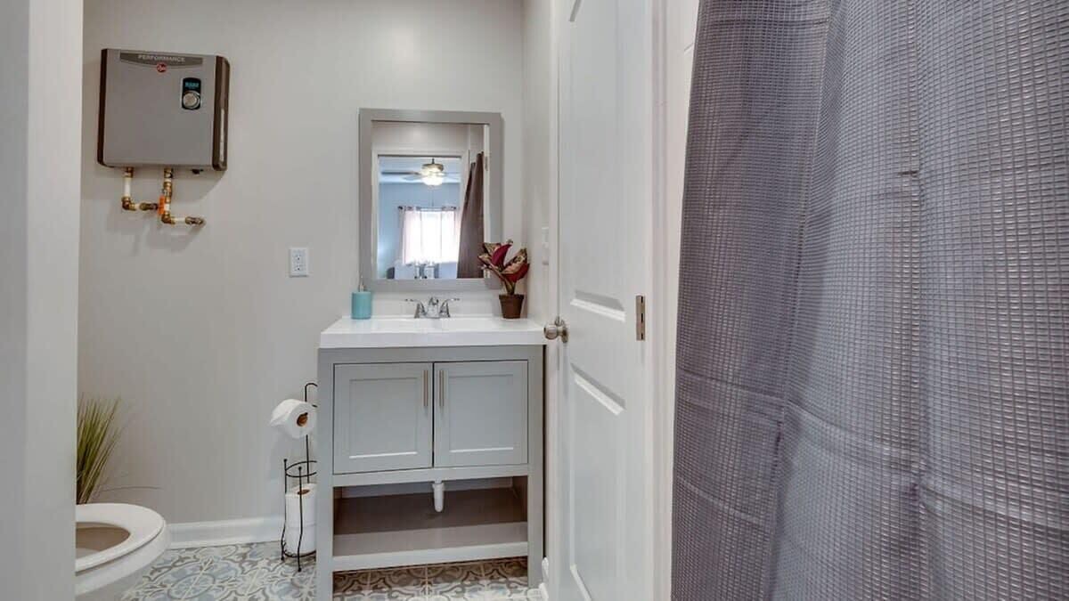 Photo of Bathroom in Garden City