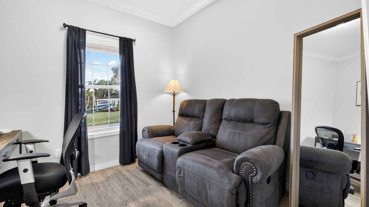 Photo of Livingroom in Stuart