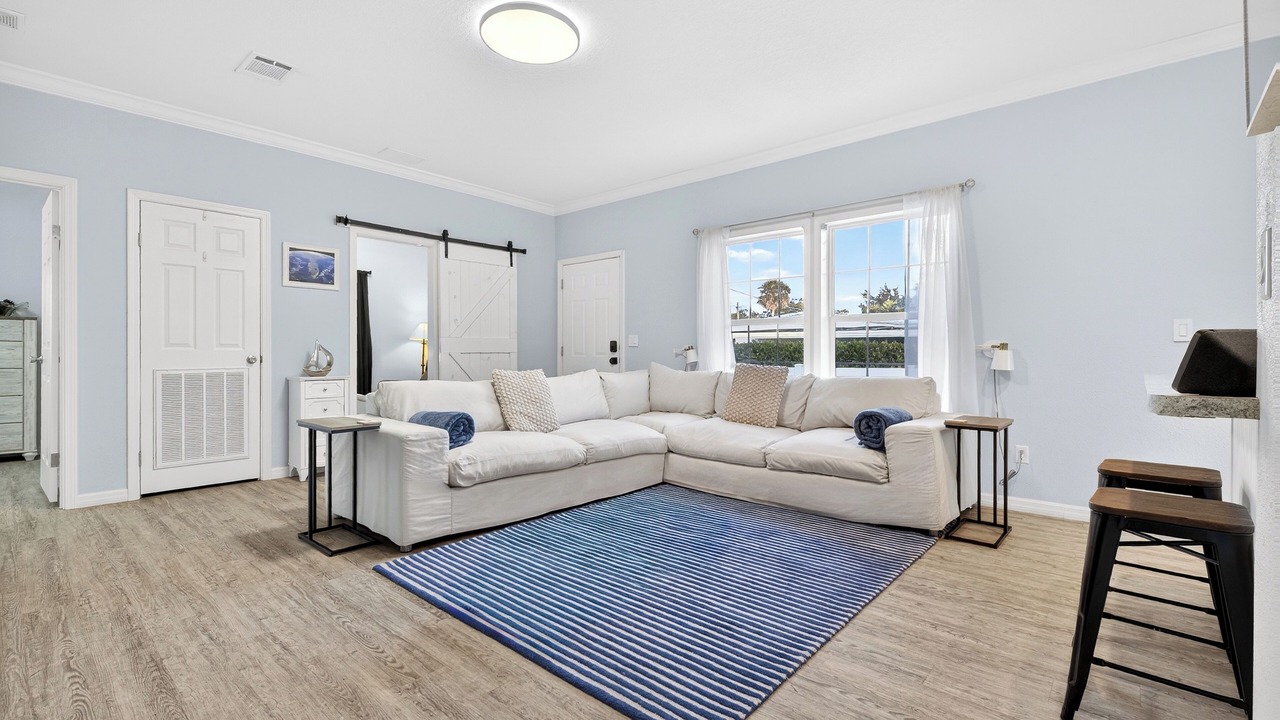 Photo of Livingroom in Stuart