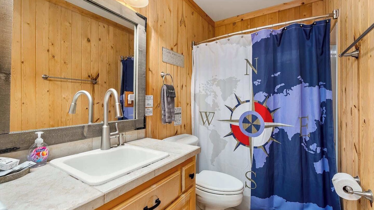 Photo of Bathroom in Six Mile