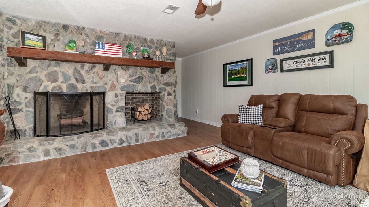 Photo of Livingroom in Lincolnton