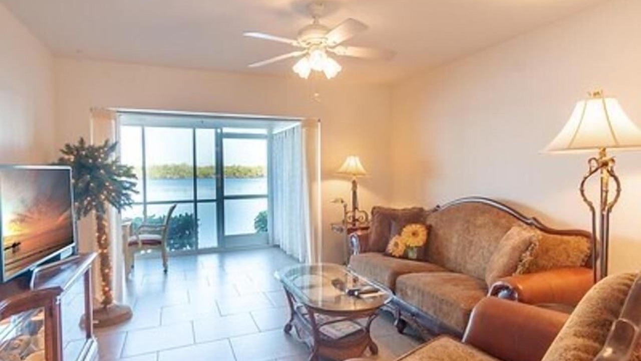 Photo of Livingroom in Hammock Bay