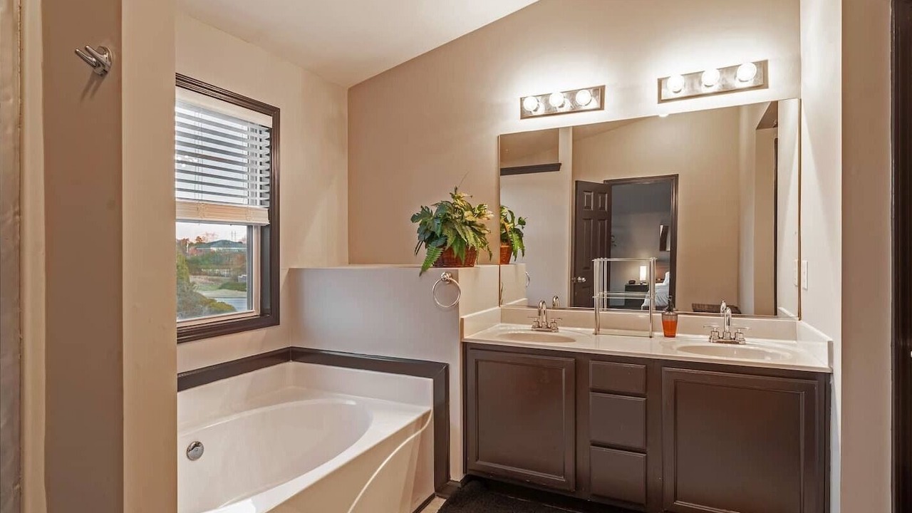 Photo of Bathroom in Gwinnett Place
