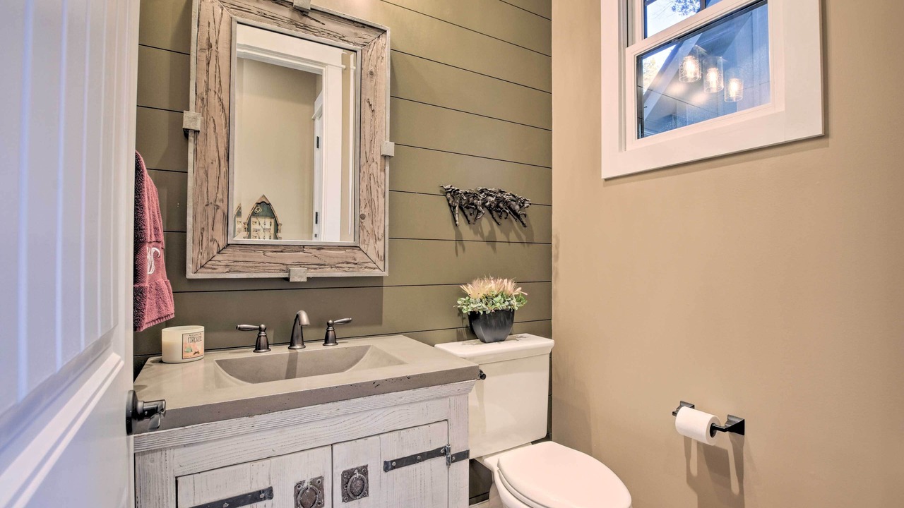 Photo of Bathroom in Seneca