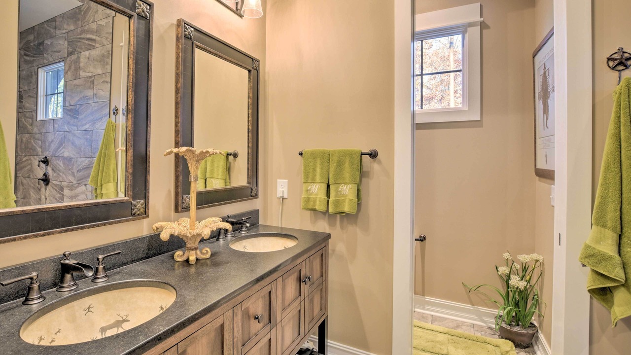 Photo of Bathroom in Seneca