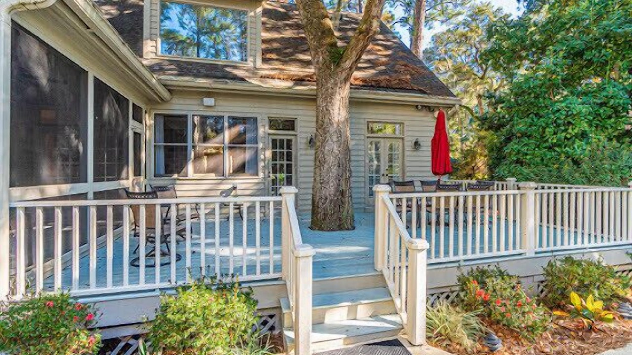Photo of Patio Balcony in Heritage Woods