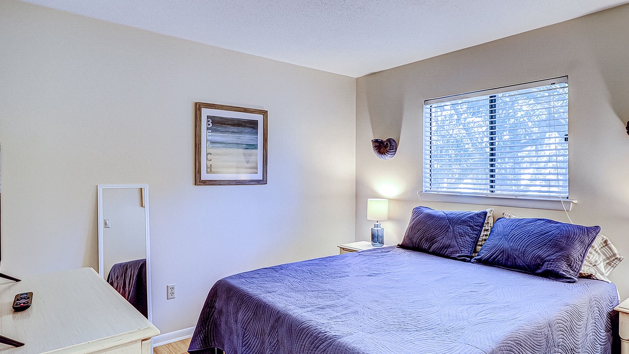 Photo of Bedroom in Folly Field