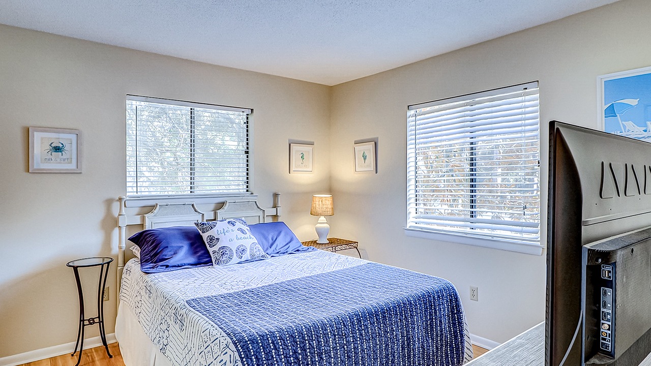 Photo of Bedroom in Folly Field